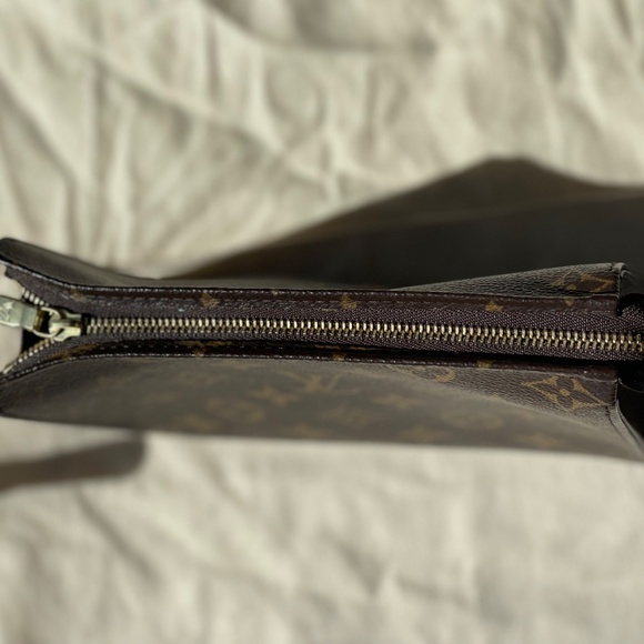 Louis Vuitton Toiletry - Poche Toilette 19 - Picture 11 of 11